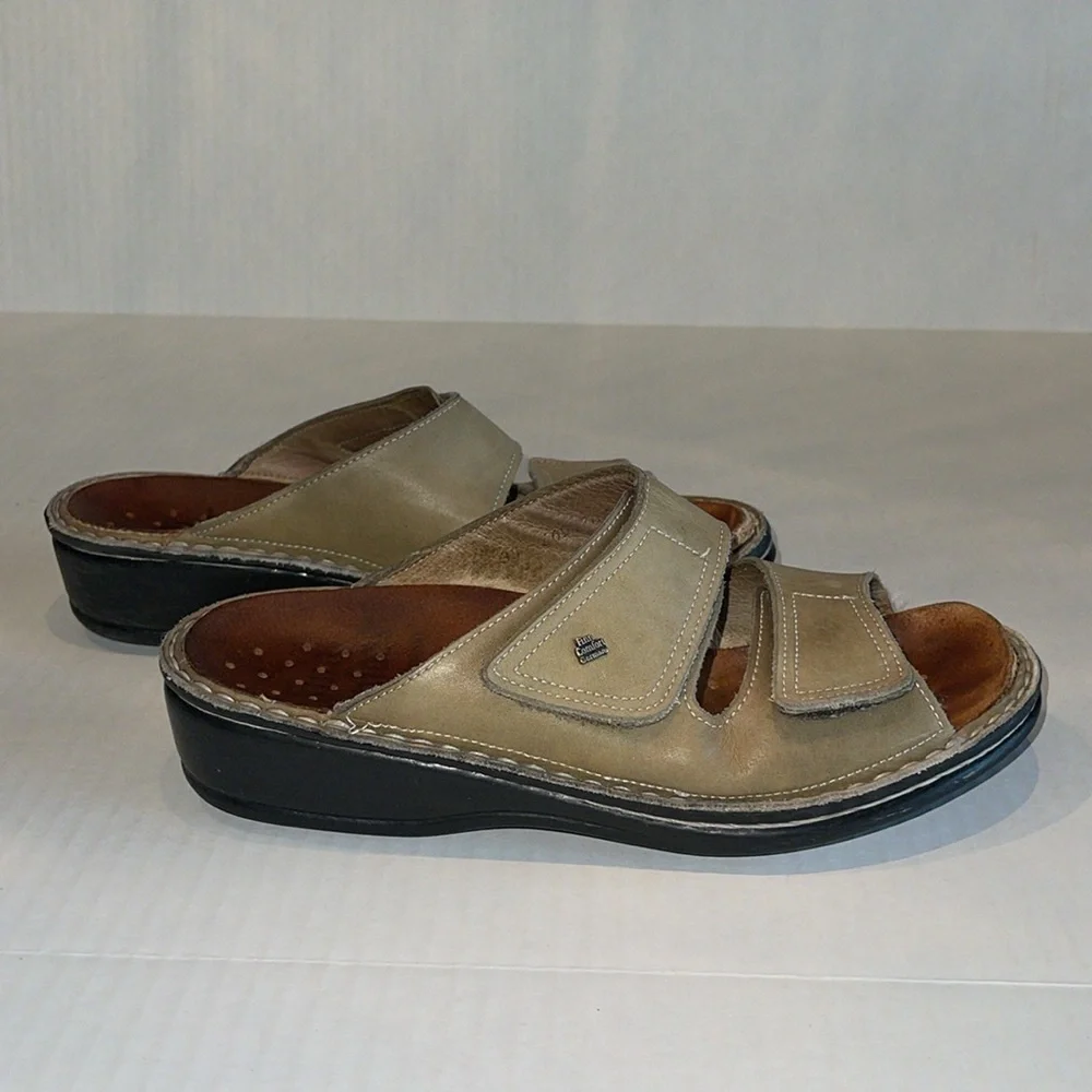 Finn Comfort Moss Green Leather Jamaika Walking Sandals